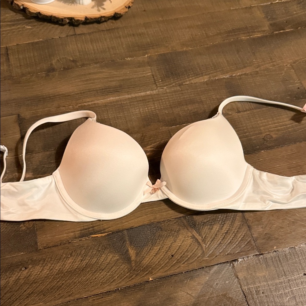 Victoria's Secret white Underwire Bra NWT